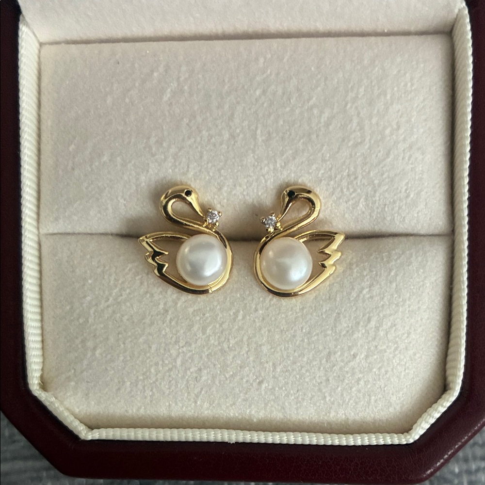 Elegant Gold Swan Pearl Earrings